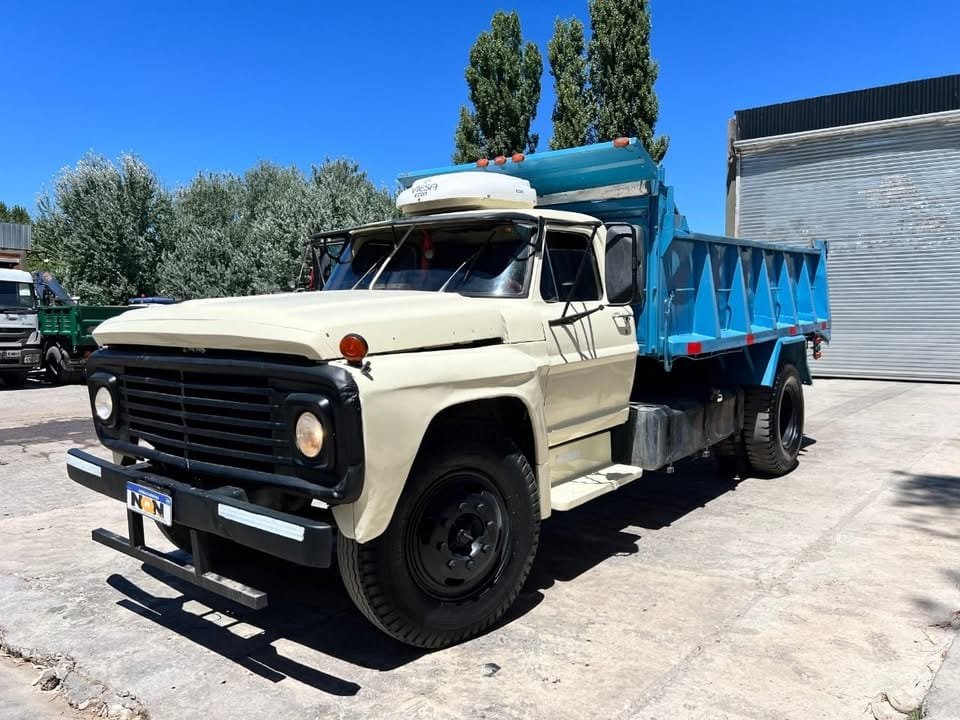 1974-Ford-700-volcador_00