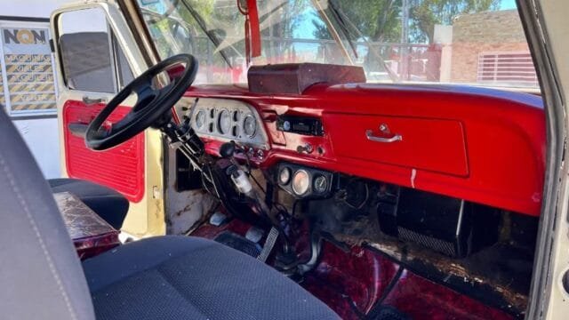 1974-Ford-700-volcador_04