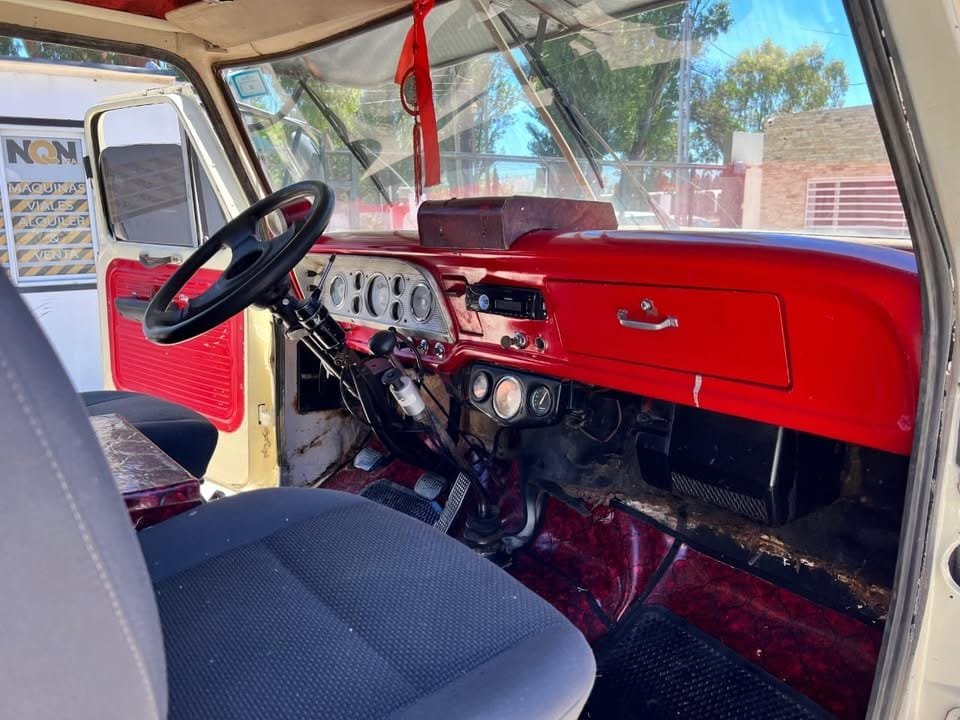 1974-Ford-700-volcador_04