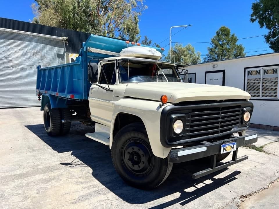 1974-Ford-700-volcador_06