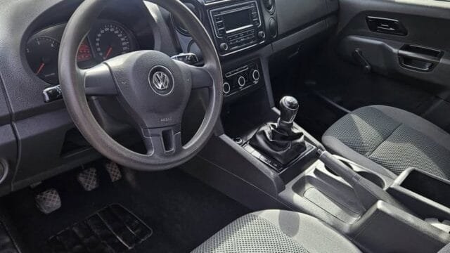 2014-Volkswagen-amarok-cabina-simple-4x4_06