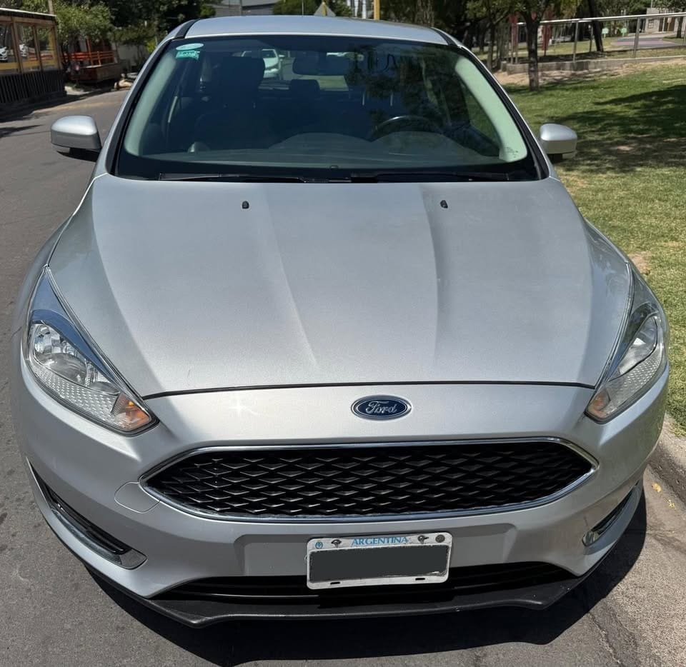 2015-Ford-focus-2.0-se_01
