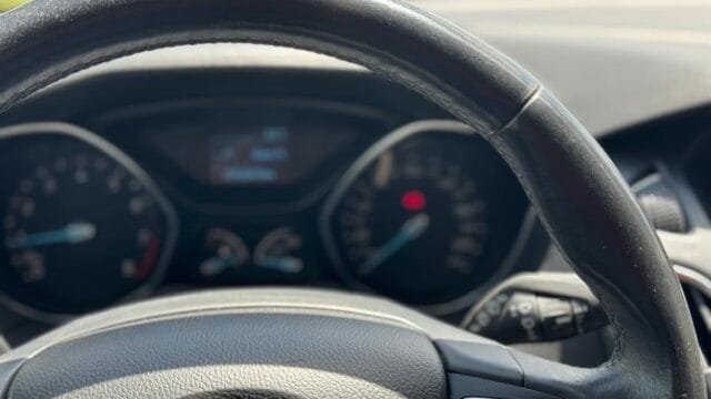 2015-Ford-focus-2.0-se_02