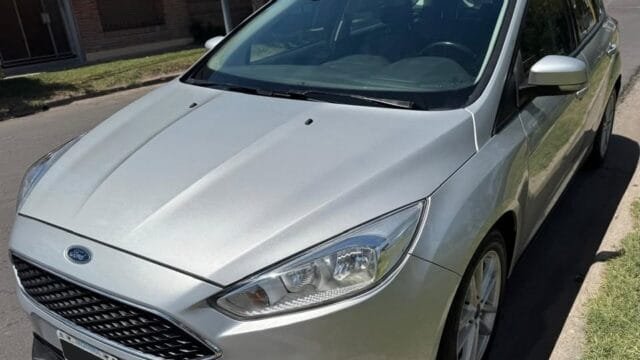 2015-Ford-focus-2.0-se_03