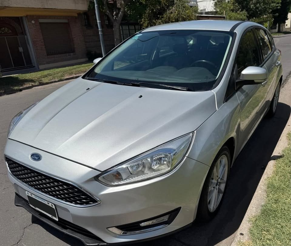 2015-Ford-focus-2.0-se_03