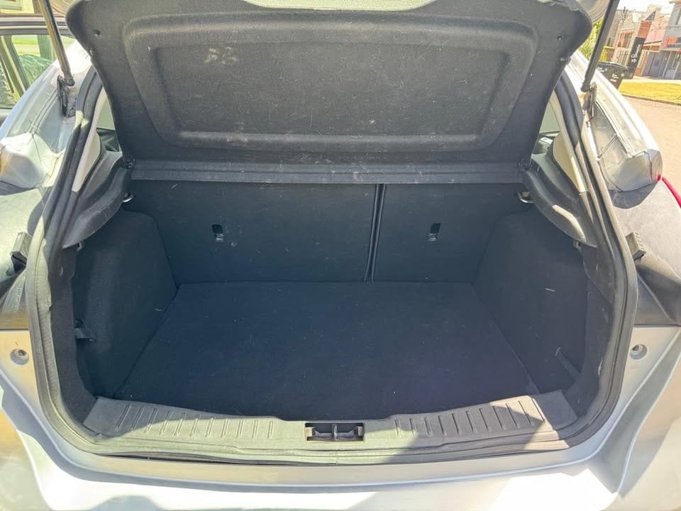 2015-Ford-focus-2.0-se_05