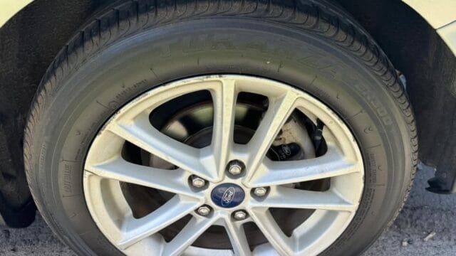 2015-Ford-focus-2.0-se_09