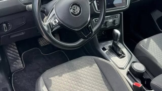 2019-Volkswagen-tiguan_11