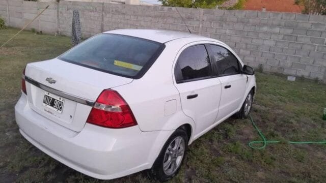 Chevrolet_Aveo_2012_00