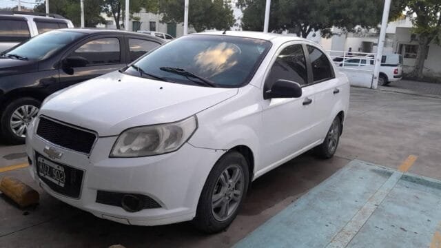 Chevrolet_Aveo_2012_01