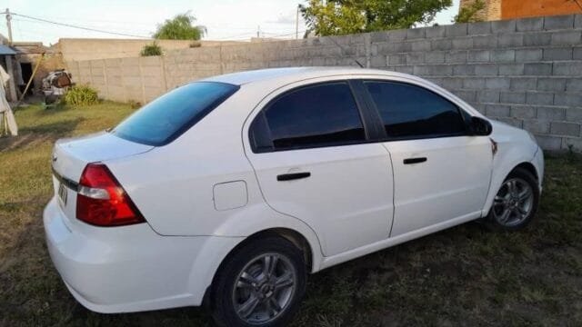 Chevrolet_Aveo_2012_02