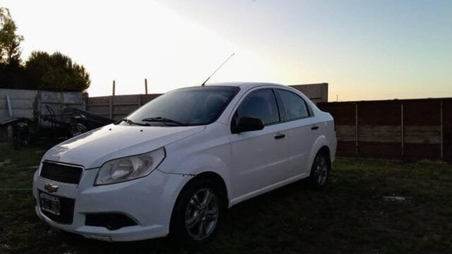 Chevrolet_Aveo_2012_03