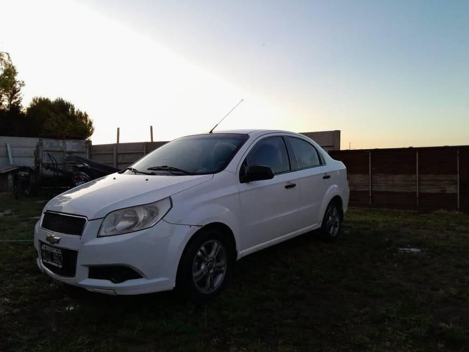 Chevrolet_Aveo_2012_03
