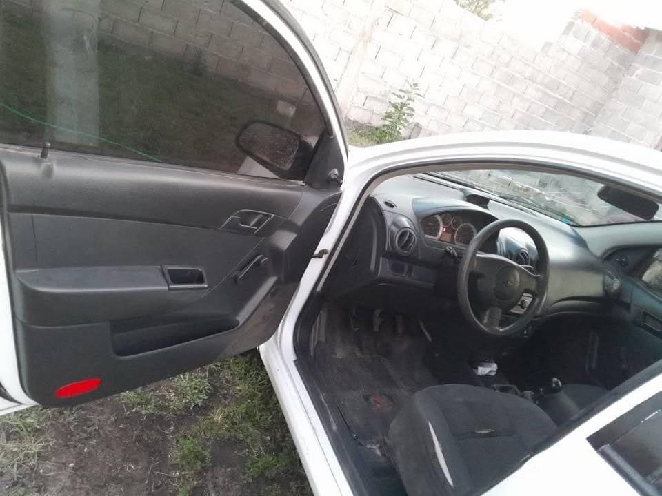 Chevrolet_Aveo_2012_04