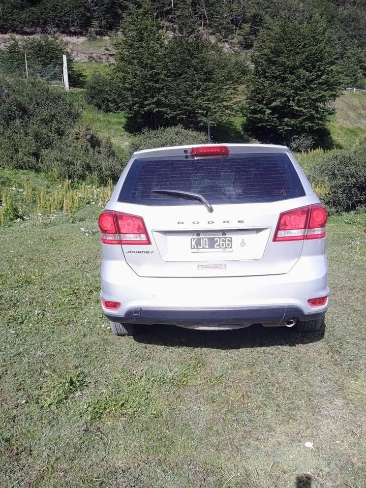DODGE-JOURNEY-SE-2.4-01