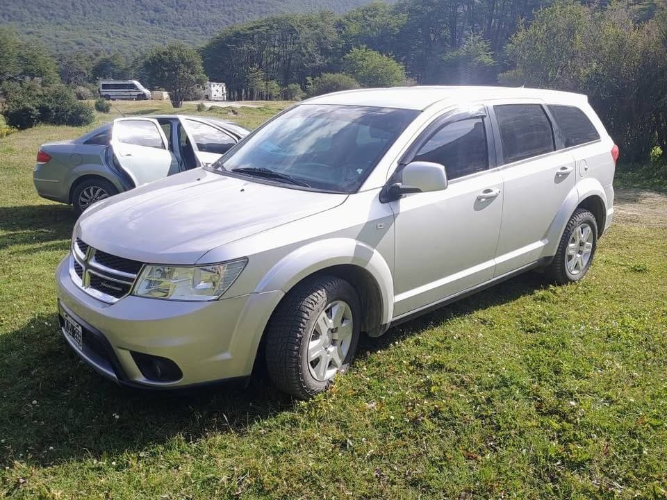 DODGE-JOURNEY-SE-2.4-02