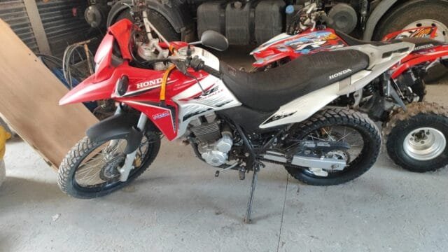 Honda-Xre-300-mod-2013