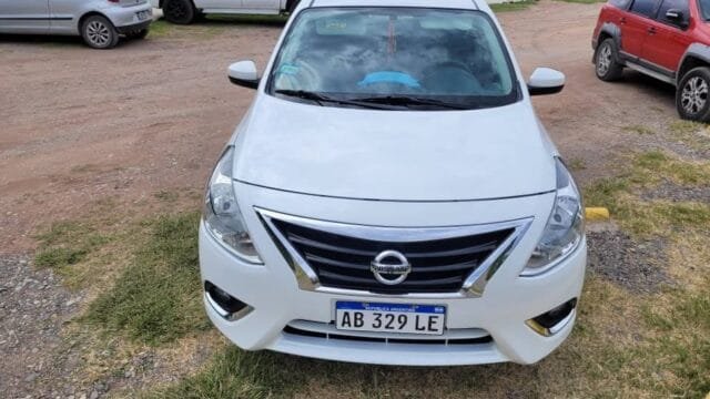 NISSAN-VERSA-EXCLUSIVE_00