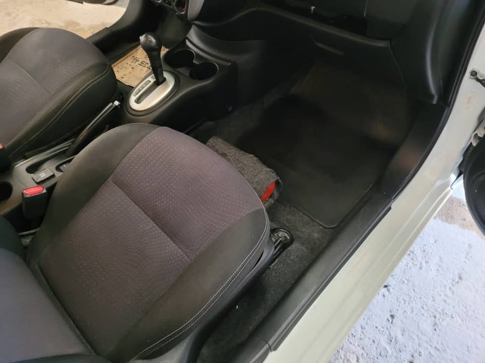 NISSAN-VERSA-EXCLUSIVE_07