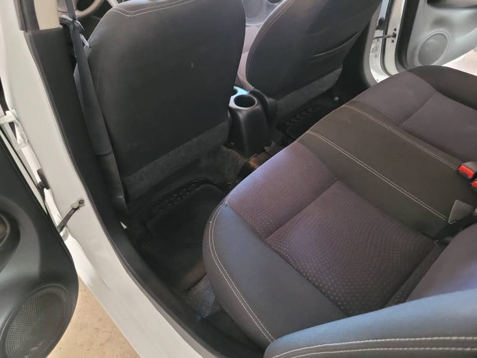 NISSAN-VERSA-EXCLUSIVE_09
