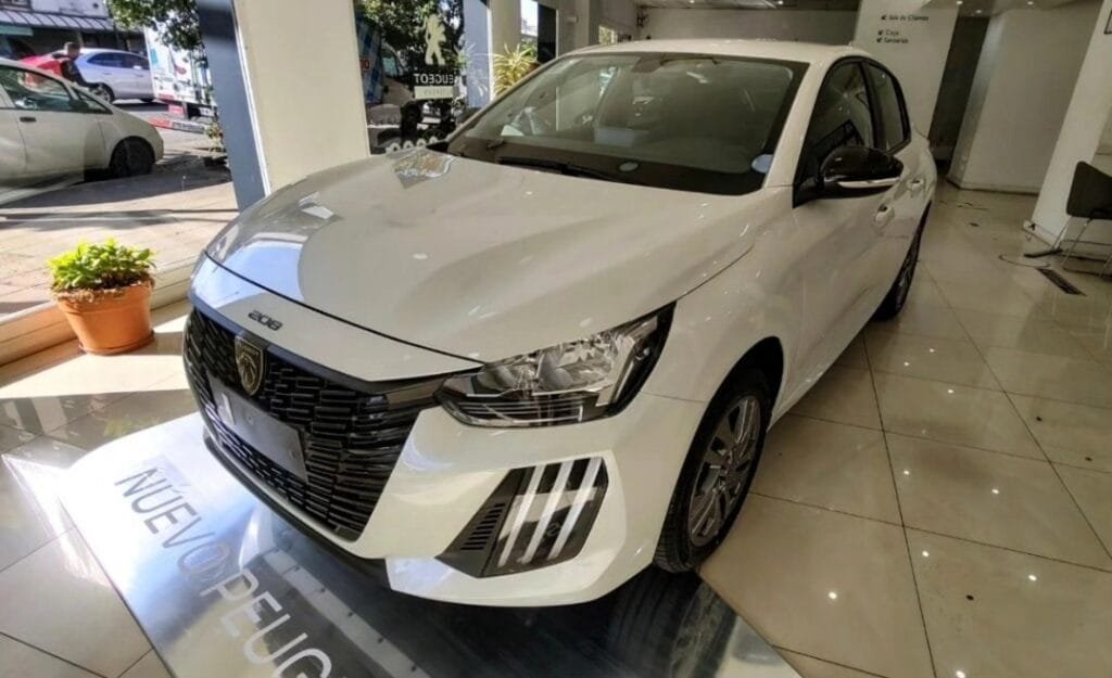 PEUGEOT-208-ALLURE_00