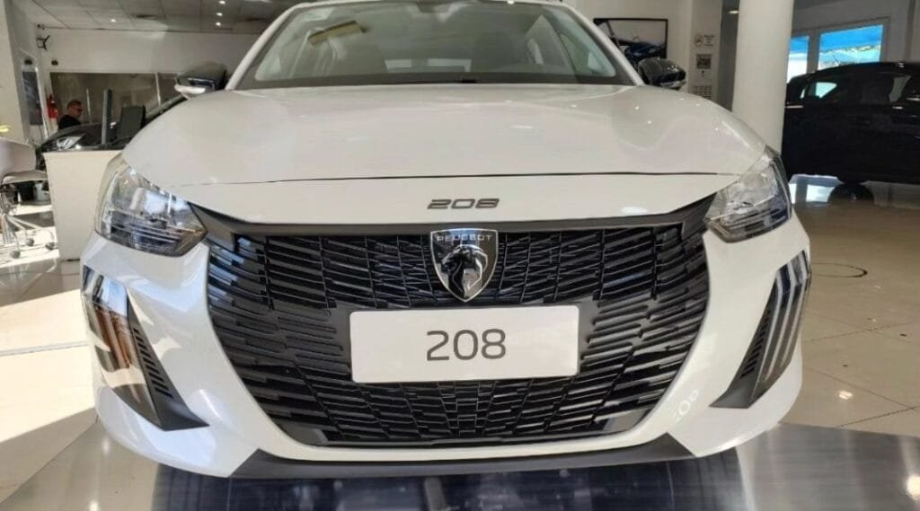PEUGEOT-208-ALLURE_003