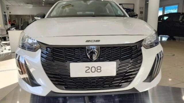 PEUGEOT-208-ALLURE_003