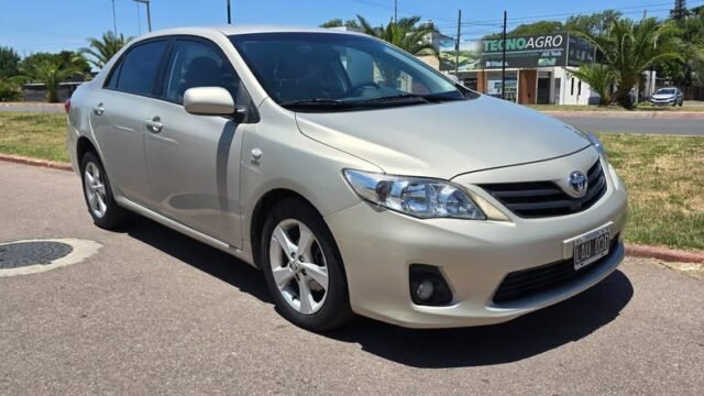 2012-Toyota-corolla-xei-00
