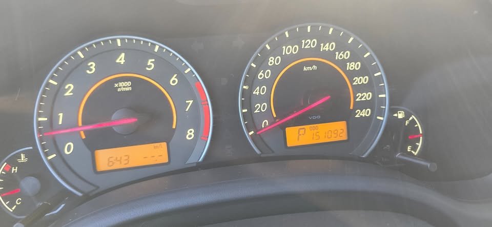 2012-Toyota-corolla-xei-06