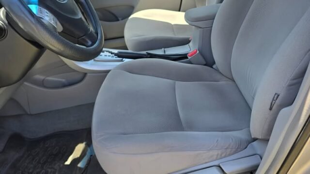 2012-Toyota-corolla-xei-07