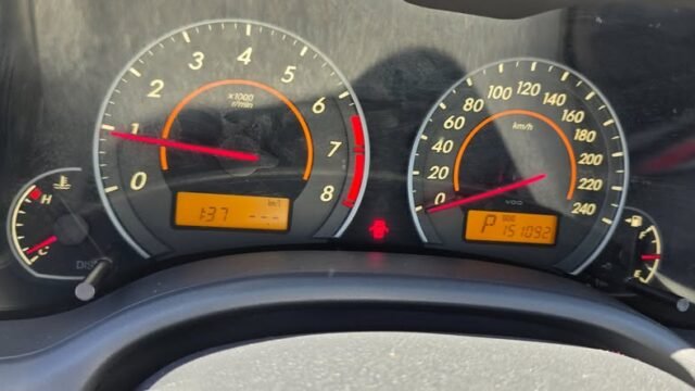 2012-Toyota-corolla-xei-09