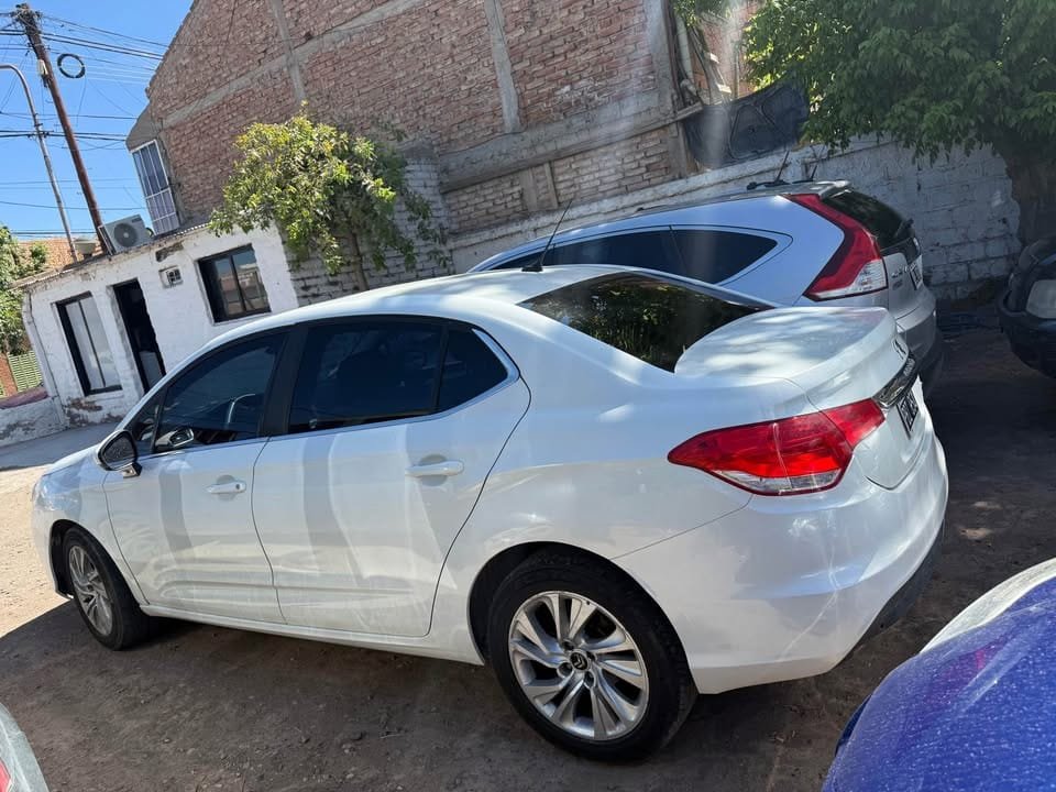 Citroen-C4-Mod-2015_00