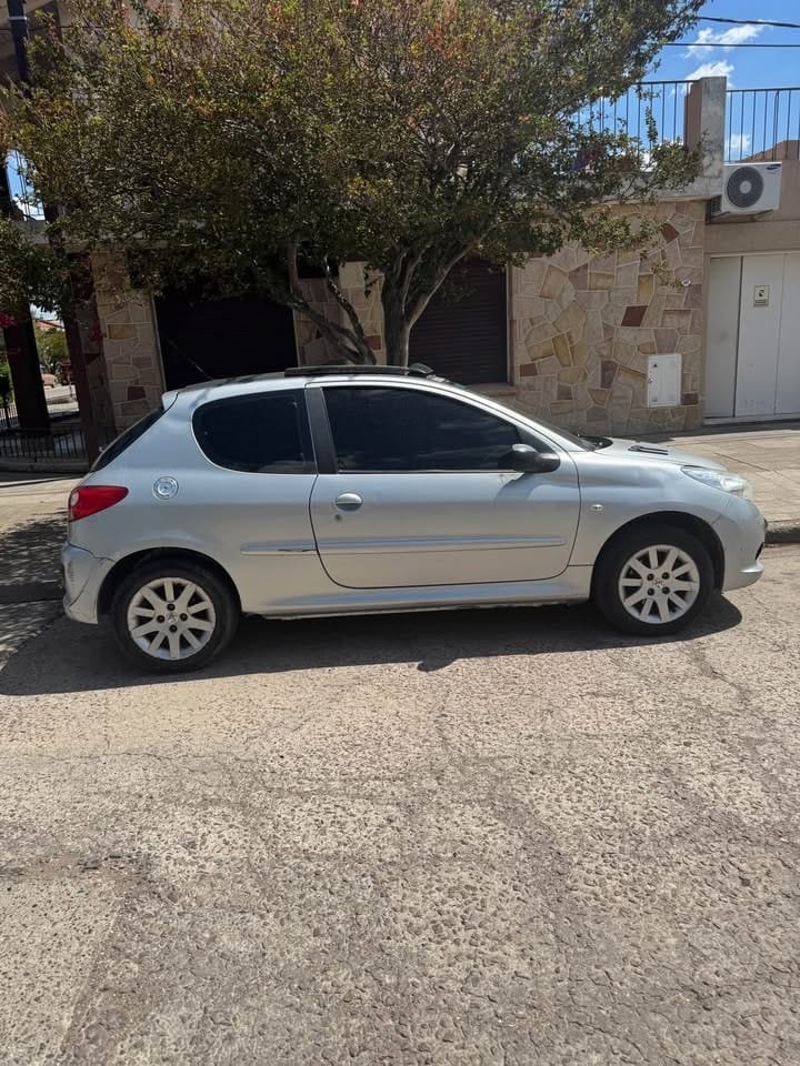 Peugeot-207-compact-premium_01