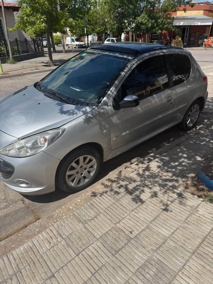 Peugeot-207-compact-premium_02