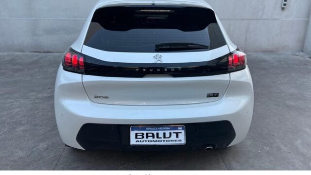 Peugeot-208-Feline-At-2021_05
