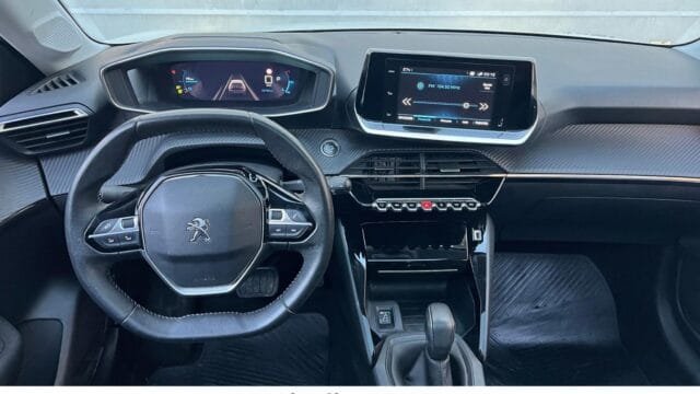 Peugeot-208-Feline-At-2021_07