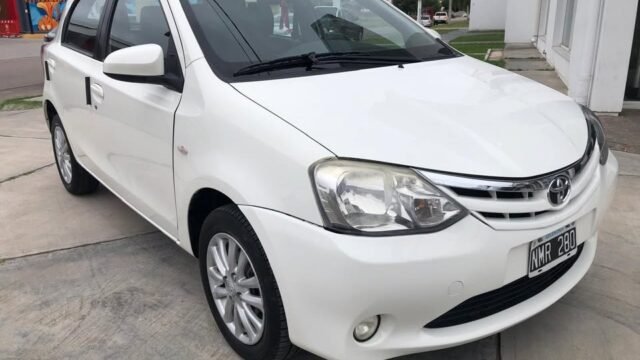 2014-Toyota-etios-xls_05