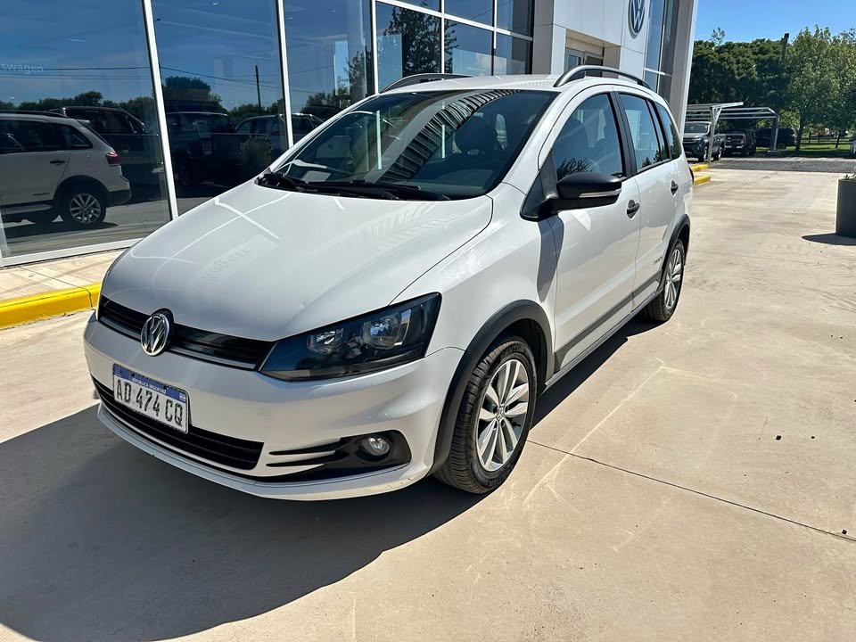 2018-VOLKSWAGEN-SURAN-00