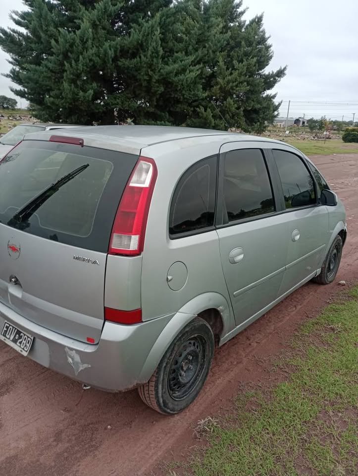 Chevrolet-Meriva-2006-ful_01