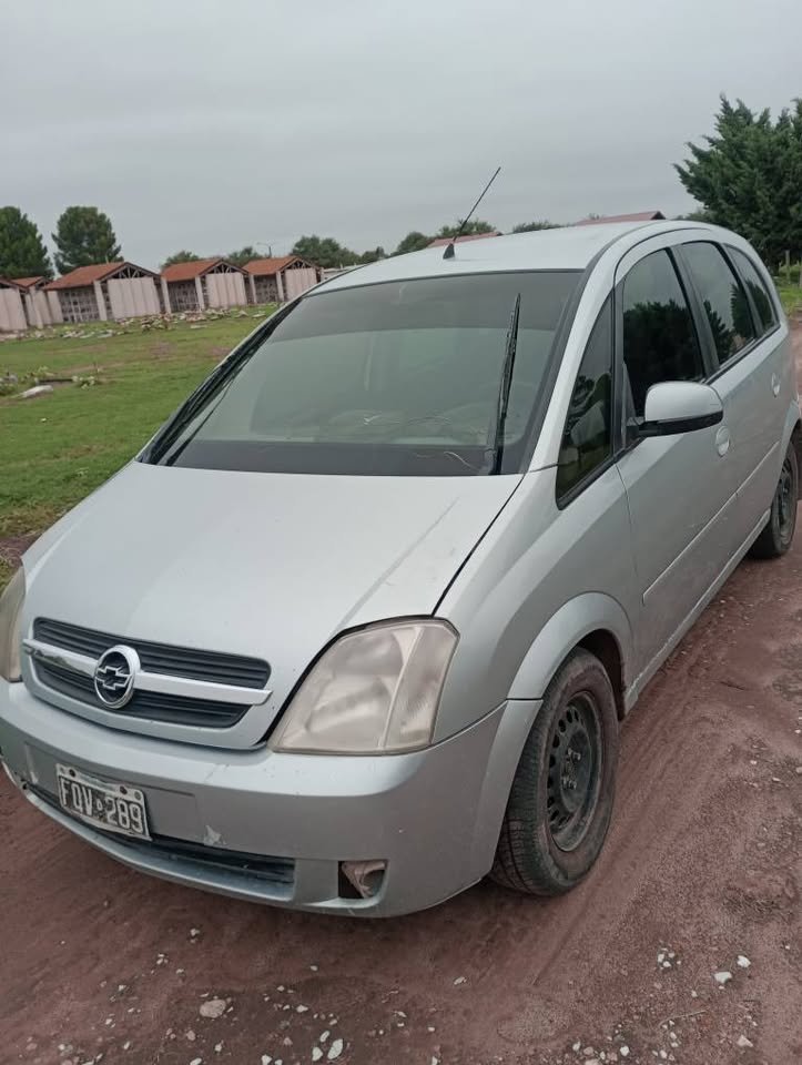 Chevrolet-Meriva-2006-ful_03