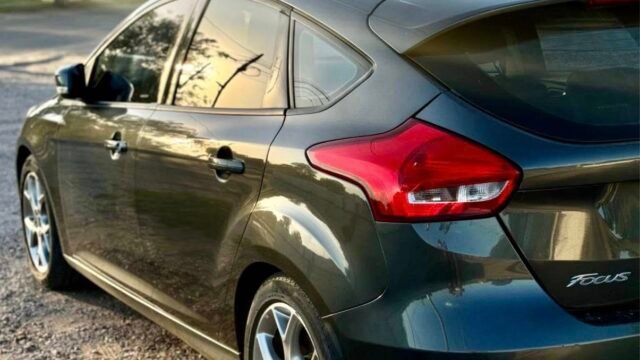 Ford-Focus-3-se-plus_02
