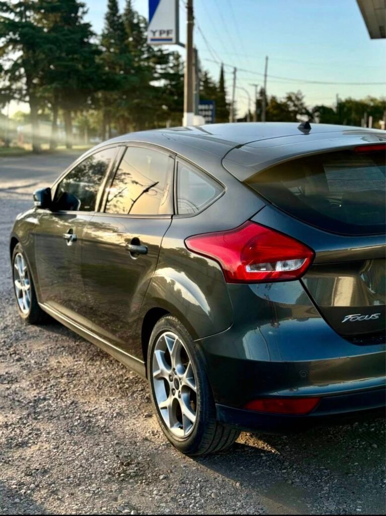 Ford-Focus-3-se-plus_02