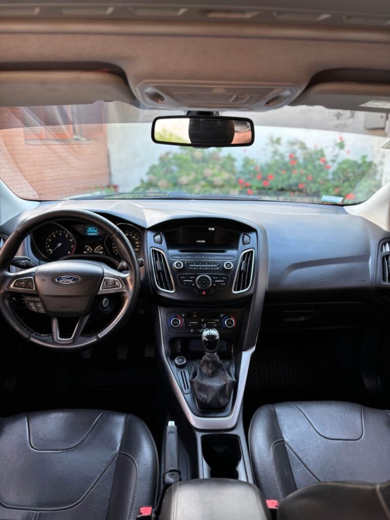 Ford-Focus-3-se-plus_05