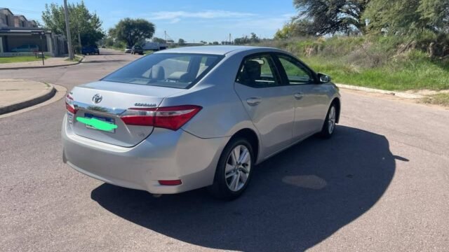 Toyota-Corolla-xei-cvt_03