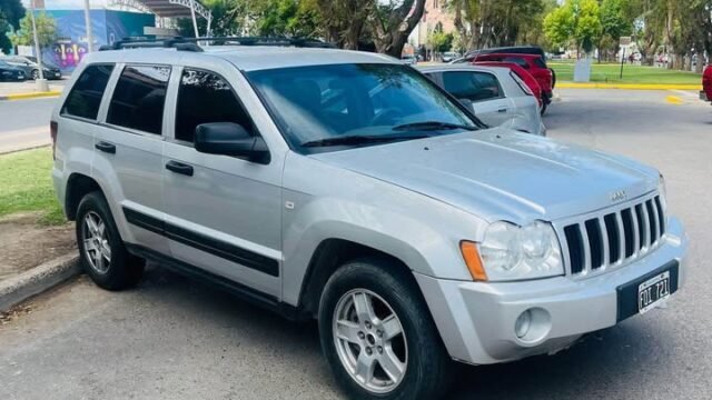 jeep-Cherokee-Laredo-CRD_00