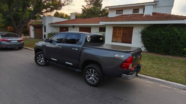 toyota-hilux-2018-4x4_02