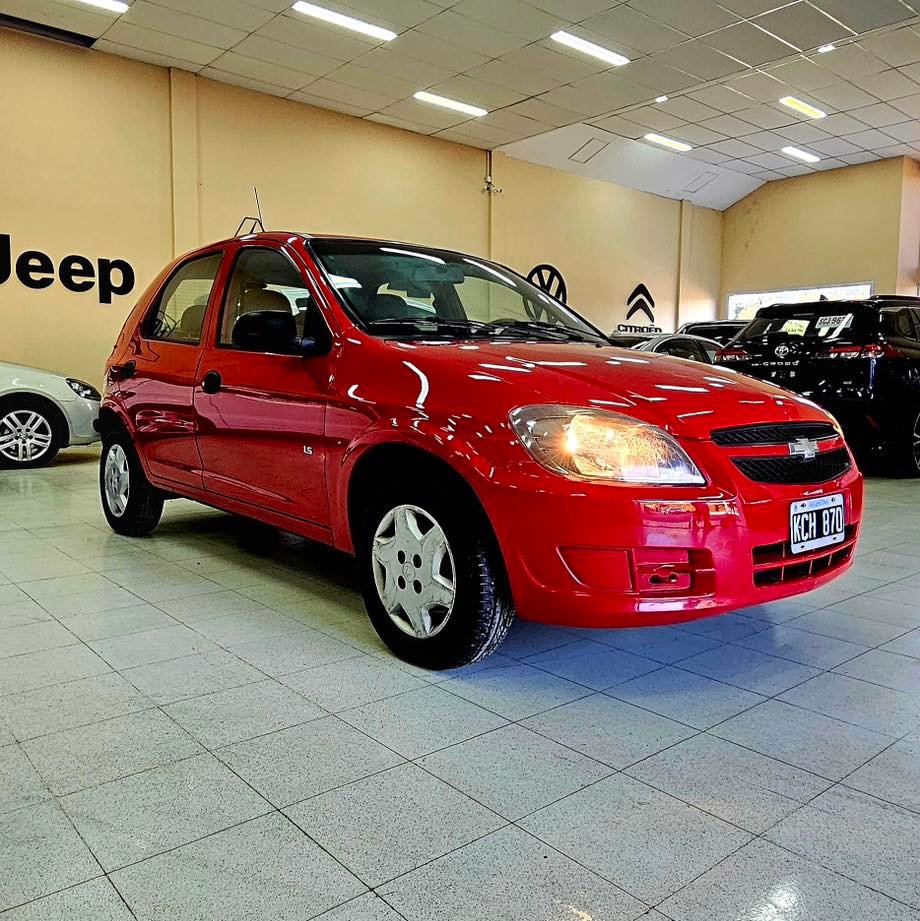 Chevrolet-Celta-LS-2011_02
