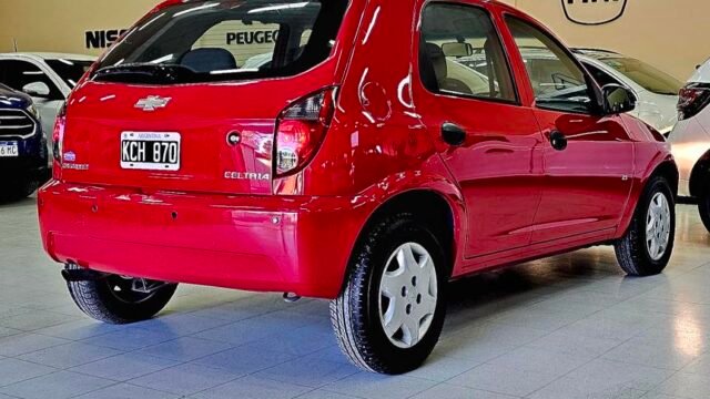 Chevrolet-Celta-LS-2011_03