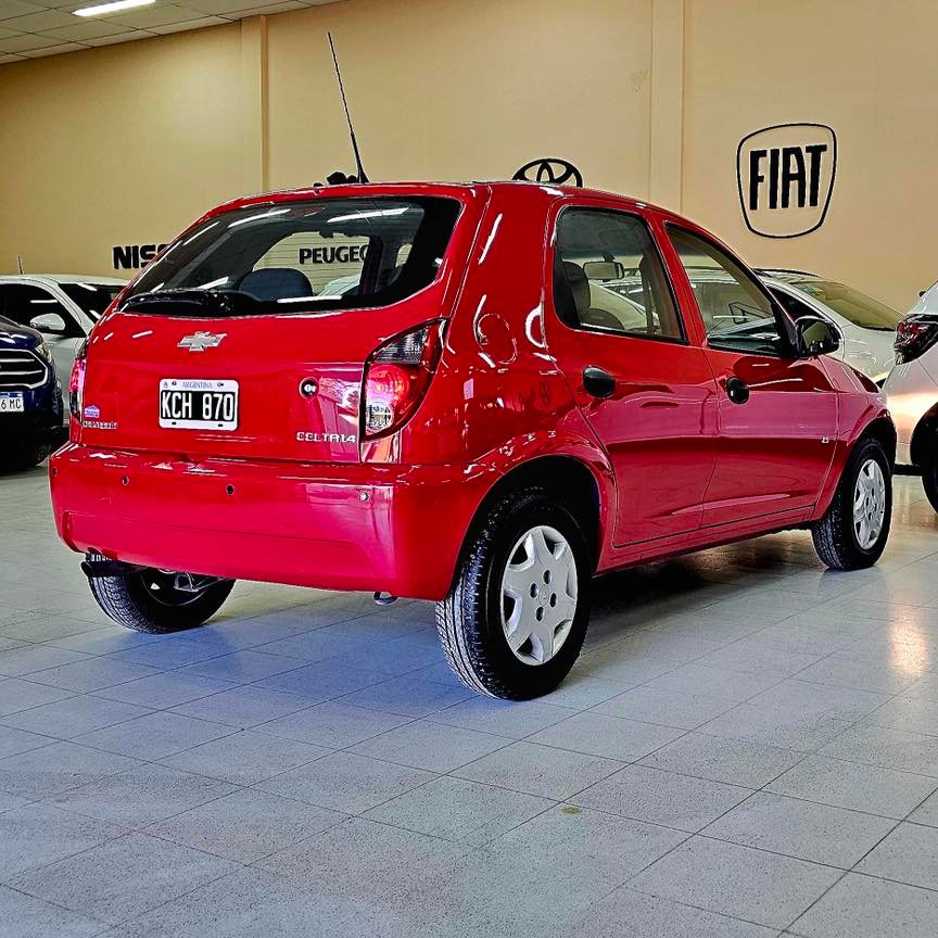 Chevrolet-Celta-LS-2011_03