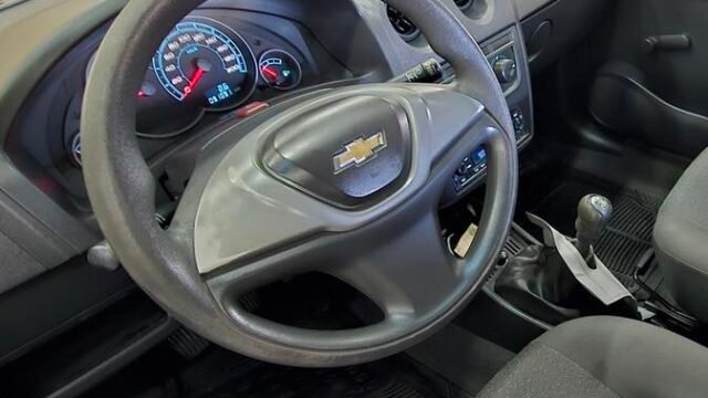 Chevrolet-Celta-LS-2011_05